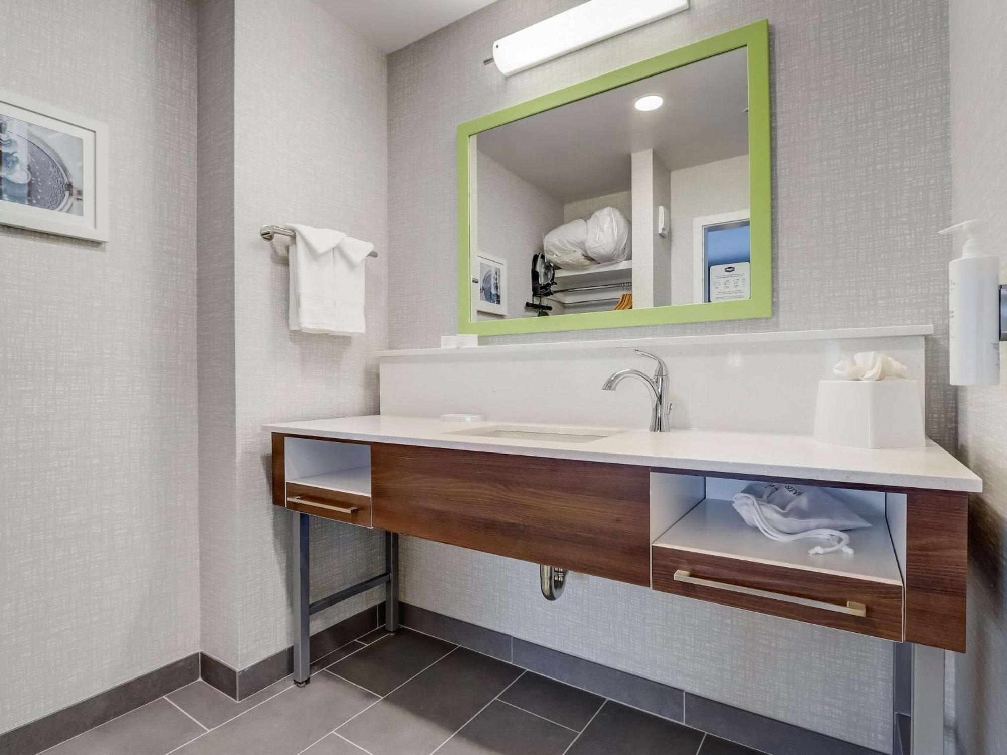 Hampton Inn & Suites Cincinnati Midtown Rookwood Ngoại thất bức ảnh