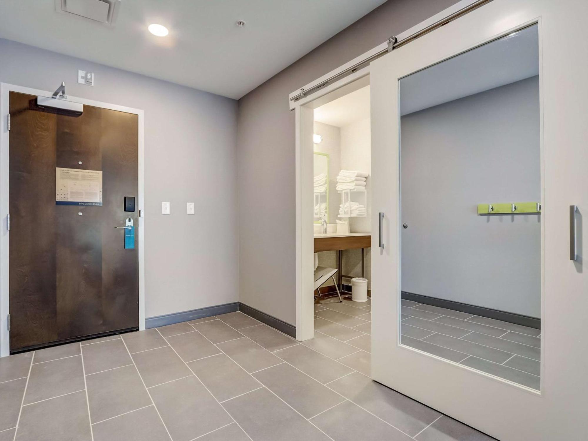 Hampton Inn & Suites Cincinnati Midtown Rookwood Ngoại thất bức ảnh