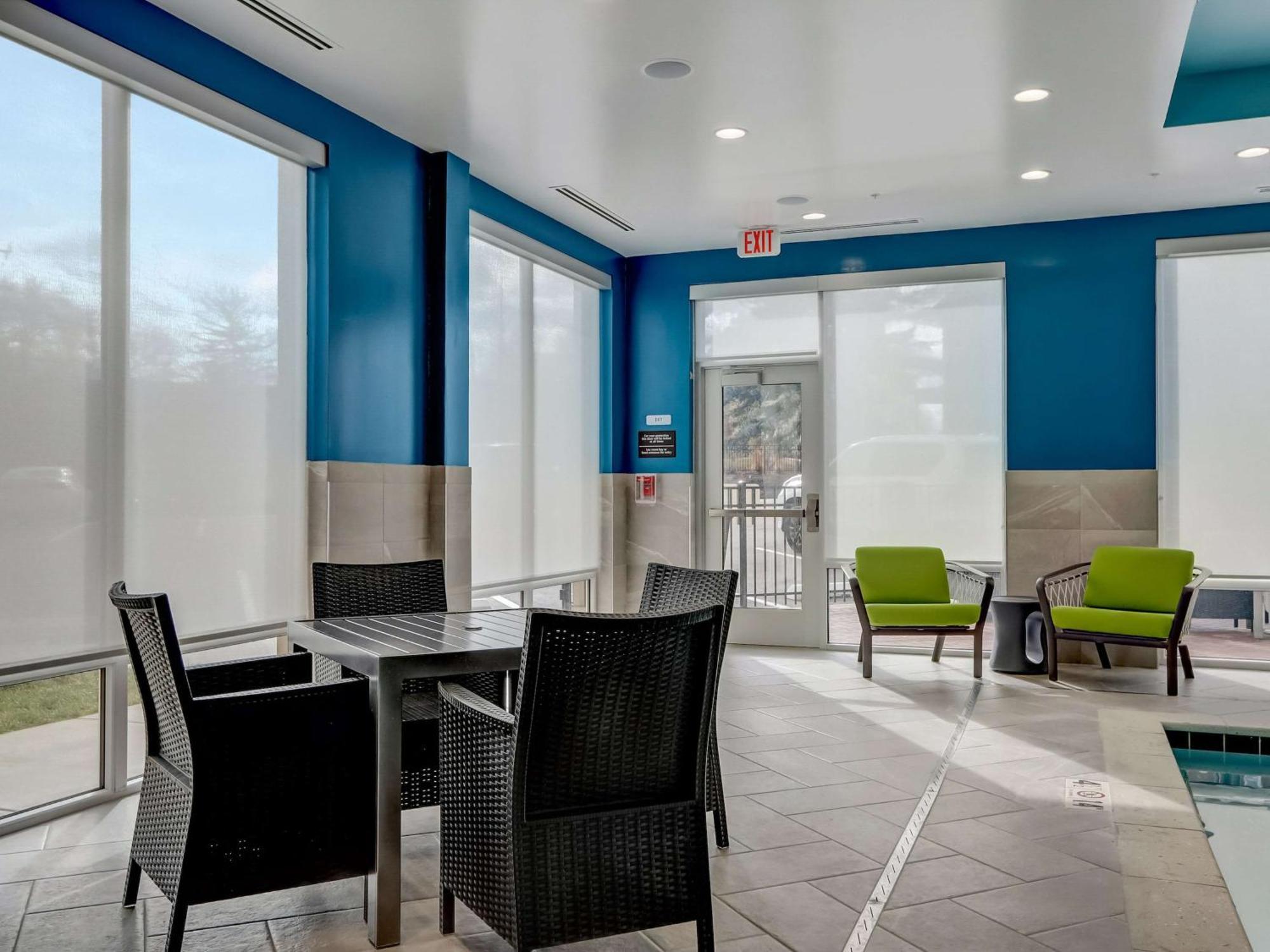 Hampton Inn & Suites Cincinnati Midtown Rookwood Ngoại thất bức ảnh